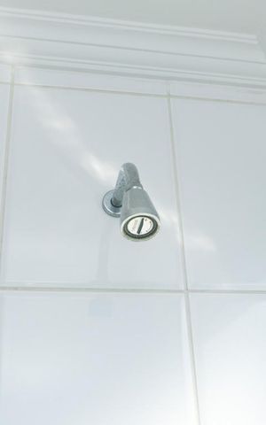 Apartamento à venda com 170m², 3 quartos e 4 vagas Apartamento à venda com 170m², 3 quartos e 4 vagasDetalhe do banheiro da suíte 1