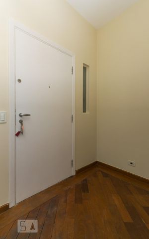 Apartamento à venda com 170m², 3 quartos e 4 vagas Apartamento à venda com 170m², 3 quartos e 4 vagasEntrada