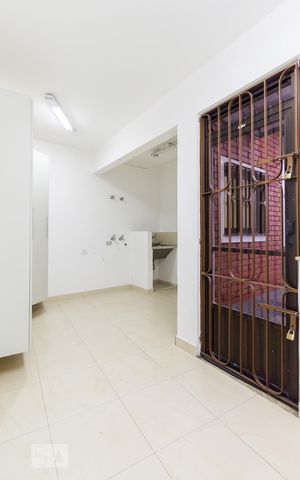 Casa à venda com 255m², 4 quartos e 2 vagas Casa à venda com 255m², 4 quartos e 2 vagasÁrea de serviço