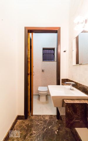 Casa à venda com 255m², 4 quartos e 2 vagas Casa à venda com 255m², 4 quartos e 2 vagasLavabo