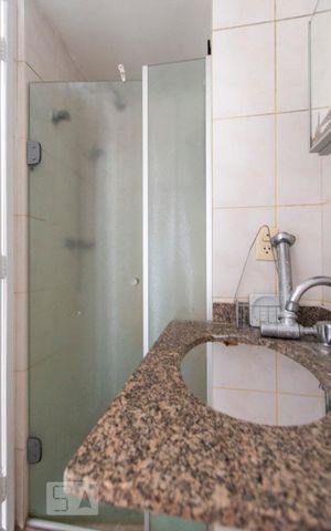 Apartamento para alugar com 66m², 2 quartos e 1 vagaBanheiro social
