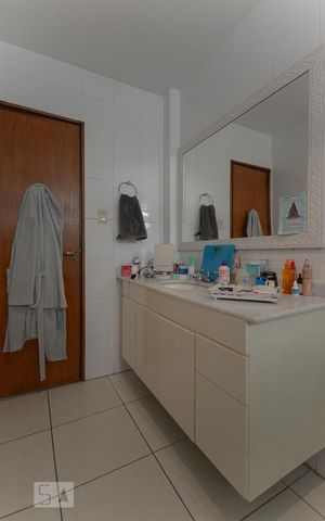 Apartamento à venda com 108m², 3 quartos e sem vagaBanheiro