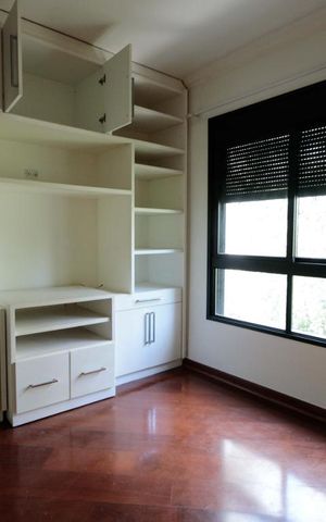 Apartamento à venda com 227m², 4 quartos e 3 vagasQuarto 