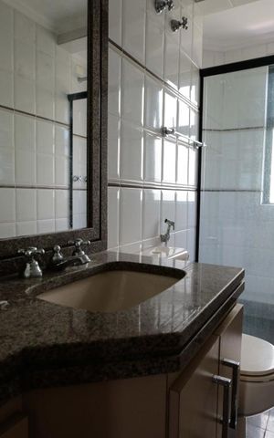 Apartamento à venda com 227m², 4 quartos e 3 vagasBanheiro