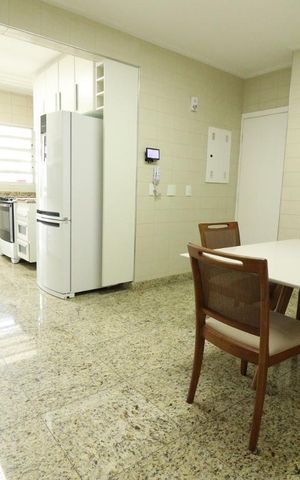 Apartamento à venda com 180m², 4 quartos e 2 vagasCozinha