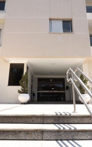 Apartamento à venda com 180m², 4 quartos e 2 vagasFachada