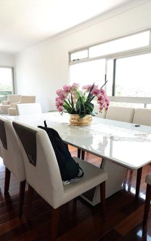Apartamento à venda com 180m², 4 quartos e 2 vagasSala