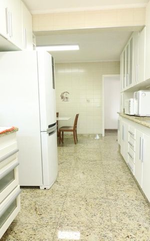 Apartamento à venda com 180m², 4 quartos e 2 vagasCozinha