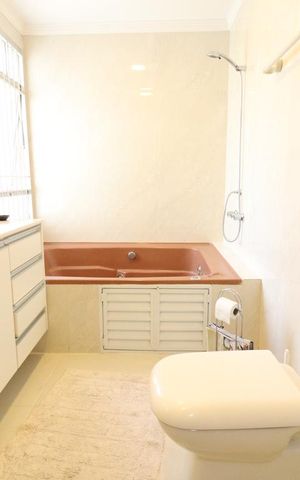 Apartamento à venda com 180m², 4 quartos e 2 vagasBanheiro 1