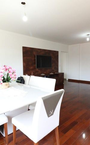 Apartamento à venda com 180m², 4 quartos e 2 vagasSala