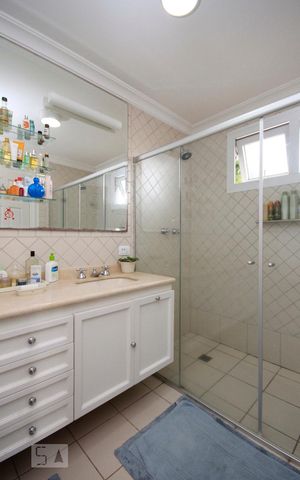 Casa à venda com 260m², 3 quartos e 3 vagasBanheiro da Suíte