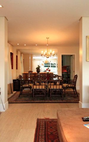 Casa à venda com 260m², 3 quartos e 3 vagasSala