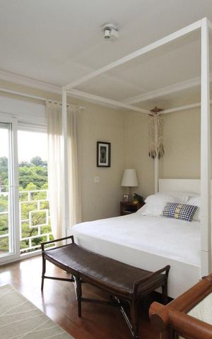 Casa à venda com 260m², 3 quartos e 3 vagasSuíte