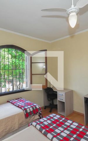 Casa à venda com 280m², 6 quartos e 3 vagas Casa à venda com 280m², 6 quartos e 3 vagasQuarto 1 da Casa 1