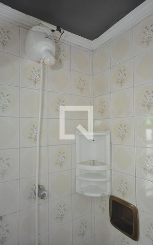 Casa à venda com 280m², 6 quartos e 3 vagas Casa à venda com 280m², 6 quartos e 3 vagasChuveiro do Banheiro da Suíte 1 da Casa 1