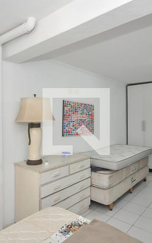 Casa à venda com 280m², 6 quartos e 3 vagas Casa à venda com 280m², 6 quartos e 3 vagasQuarto 2 da Casa 2