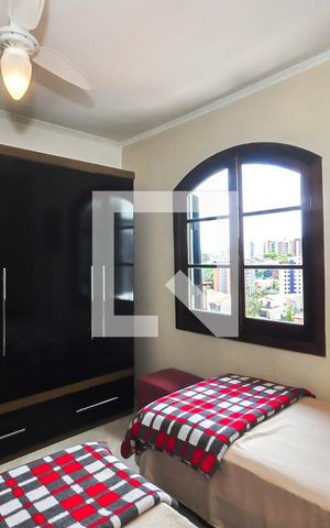 Casa à venda com 280m², 6 quartos e 3 vagas Casa à venda com 280m², 6 quartos e 3 vagasQuarto 3 da Casa 1