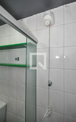 Casa à venda com 280m², 6 quartos e 3 vagas Casa à venda com 280m², 6 quartos e 3 vagasChuveiro 1 do Banheiro da Casa 2