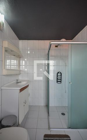Casa à venda com 280m², 6 quartos e 3 vagas Casa à venda com 280m², 6 quartos e 3 vagasBanheiro 2 da Casa 2