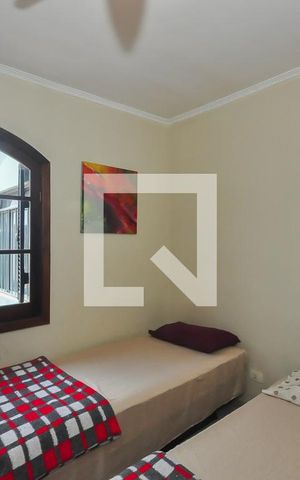Casa à venda com 280m², 6 quartos e 3 vagas Casa à venda com 280m², 6 quartos e 3 vagasQuarto 3 da Casa 1