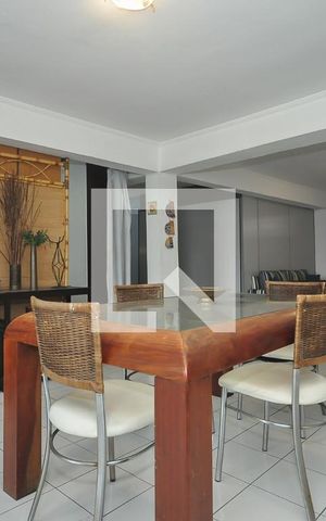 Casa à venda com 280m², 6 quartos e 3 vagas Casa à venda com 280m², 6 quartos e 3 vagasSala de Jantar da Casa 2