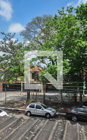 Casa à venda com 280m², 6 quartos e 3 vagas Casa à venda com 280m², 6 quartos e 3 vagasVista do Quarto 2 da Casa 1