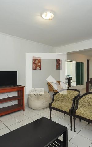 Casa à venda com 280m², 6 quartos e 3 vagas Casa à venda com 280m², 6 quartos e 3 vagasSala da Casa 2