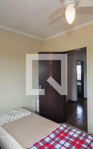 Casa à venda com 280m², 6 quartos e 3 vagas Casa à venda com 280m², 6 quartos e 3 vagasQuarto 3 da Casa 1