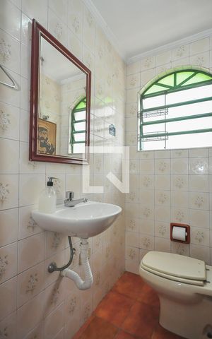 Casa à venda com 280m², 6 quartos e 3 vagas Casa à venda com 280m², 6 quartos e 3 vagasLavabo da Casa 1