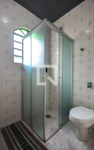 Casa à venda com 280m², 6 quartos e 3 vagas Casa à venda com 280m², 6 quartos e 3 vagasBanheiro da Casa 1