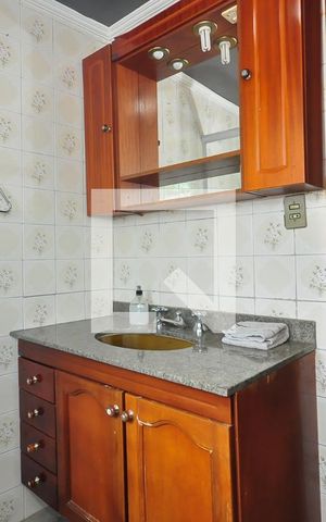 Casa à venda com 280m², 6 quartos e 3 vagas Casa à venda com 280m², 6 quartos e 3 vagasBanheiro Suíte da Casa 1
