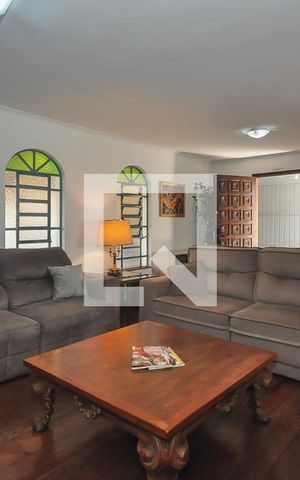 Casa à venda com 280m², 6 quartos e 3 vagas Casa à venda com 280m², 6 quartos e 3 vagasSala da Casa 1
