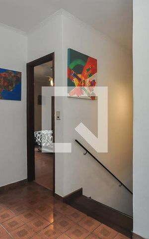 Casa à venda com 280m², 6 quartos e 3 vagas Casa à venda com 280m², 6 quartos e 3 vagasCorredor da Casa 1