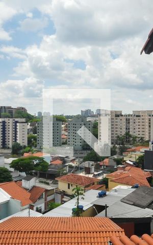 Casa à venda com 280m², 6 quartos e 3 vagas Casa à venda com 280m², 6 quartos e 3 vagasVista do Quarto 3 da Casa 1