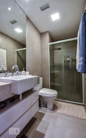 Studio para alugar com 55m², 1 quarto e 1 vaga Studio para alugar com 55m², 1 quarto e 1 vagaBanheiro