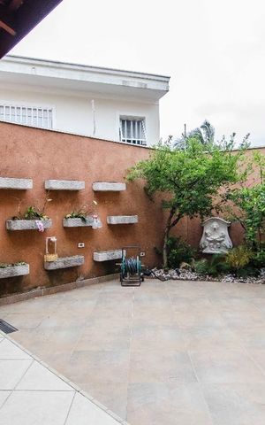 Casa à venda com 200m², 3 quartos e 2 vagasQuintal