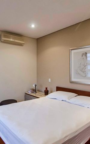 Casa à venda com 200m², 3 quartos e 2 vagasSuíte