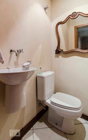 Casa à venda com 200m², 3 quartos e 2 vagasLavabo