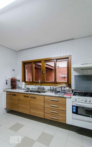 Casa à venda com 200m², 3 quartos e 2 vagasCozinha