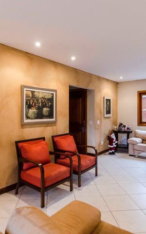 Casa à venda com 200m², 3 quartos e 2 vagasSala