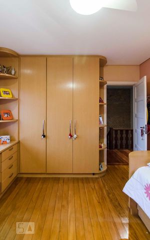 Casa à venda com 200m², 3 quartos e 2 vagasQuarto 2