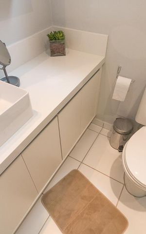 Apartamento à venda com 89m², 2 quartos e 2 vagasBanheiro da suíte 