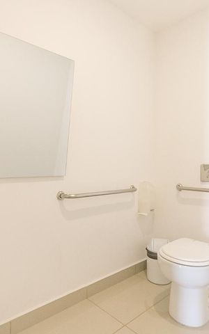Apartamento à venda com 89m², 2 quartos e 2 vagasBanheiro área comum 