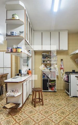 Casa à venda com 400m², 3 quartos e 4 vagasCozinha 