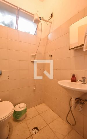 Casa à venda com 400m², 3 quartos e 4 vagasBanheiro de Serviços 