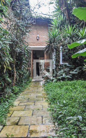 Casa à venda com 400m², 3 quartos e 4 vagasHall de Entrada 