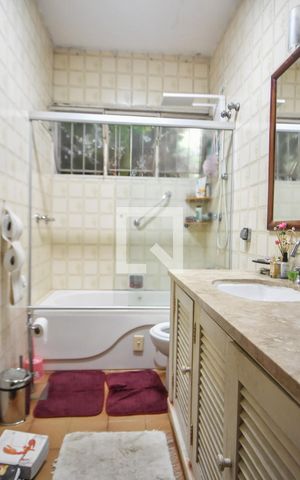 Casa à venda com 400m², 3 quartos e 4 vagasBanheiro Suíte 01