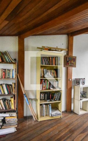 Casa à venda com 400m², 3 quartos e 4 vagasLivraria 