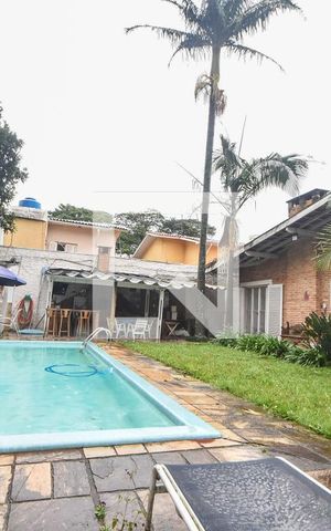 Casa à venda com 400m², 3 quartos e 4 vagasPiscina 