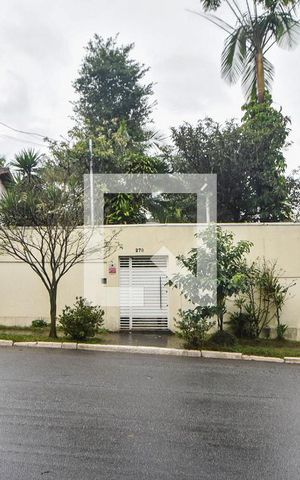 Casa à venda com 400m², 3 quartos e 4 vagasCasa 
